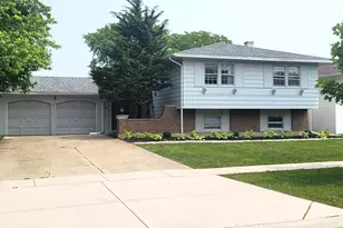 1360 Devonshire Ln, Hoffman Estates, IL 60169 - Photo 1