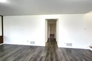 1360 Devonshire Ln, Hoffman Estates, IL 60169 - Photo 30