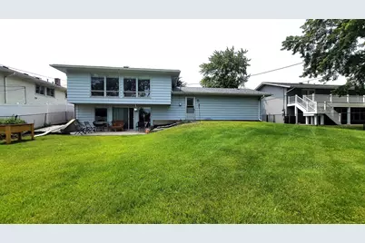 1360 Devonshire Lane, Hoffman Estates, IL 60169 - Photo 32