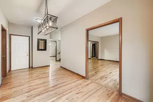 845 Harmon Blvd, Hoffman Estates, IL 60169 - Photo 14