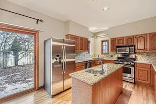 845 Harmon Blvd, Hoffman Estates, IL 60169 - Photo 8