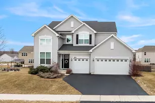 521 Manchester Ln, Yorkville, IL 60560 - Photo 2