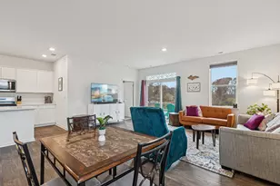 952 Darwin St, North Aurora, IL 60542 - Photo 6