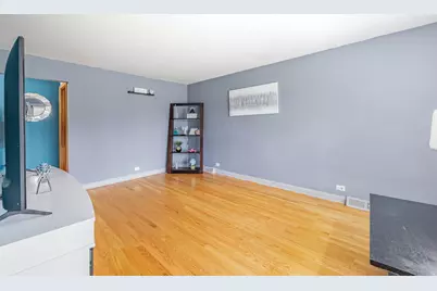 6928 W 63rd Place, Chicago, IL 60638 - Photo 2