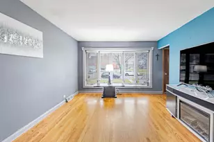 6928 W 63rd Pl, Chicago, IL 60638 - Photo 4