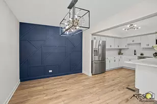 368 Cedartree Ct, Hoffman Estates, IL 60169 - Photo 4