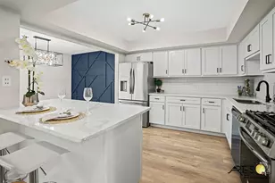 368 Cedartree Ct, Hoffman Estates, IL 60169 - Photo 6