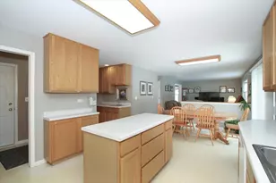 2936 Avalon Dr, Elgin, IL 60124 - Photo 8