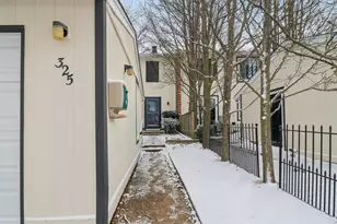 325 Colony Green Dr, Bloomingdale, IL 60108 - Photo 2