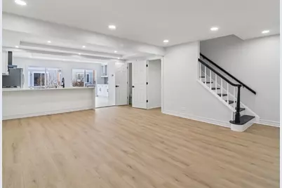 325 Colony Green Drive, Bloomingdale, IL 60108 - Photo 6