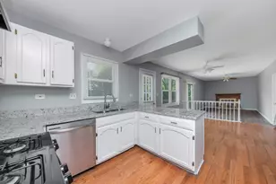 1441 Concord Dr, Downers Grove, IL 60516 - Photo 8