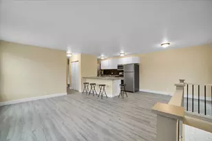 1295 Pearl Ave, Glendale Heights, IL 60139 - Photo 2