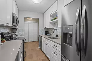 2300 Windsor Mall, Park Ridge, IL 60068 - Photo 4