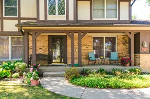 1515 Forever Ave, Libertyville, IL 60048 - Photo 2