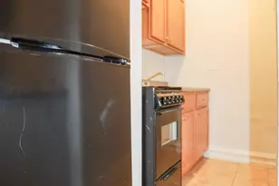 5210 S Woodlawn Ave, Chicago, IL 60615 - Photo 2