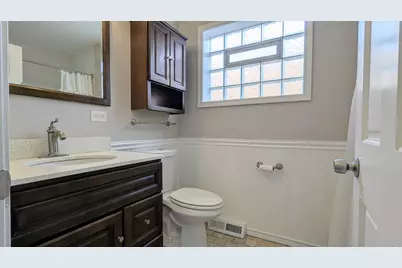 6038 N Elston Avenue #2, Chicago, IL 60646 - Photo 12