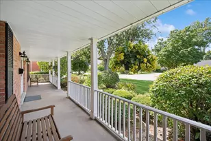 1245 Canterbury Ln, Glenview, IL 60025 - Photo 2