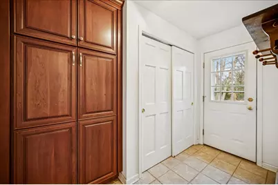 1245 Canterbury Lane, Glenview, IL 60025 - Photo 16