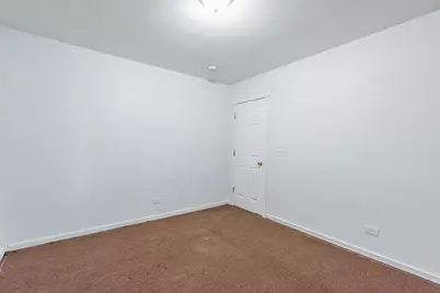 8111 S Muskegon Avenue, Chicago, IL 60617 - Photo 18