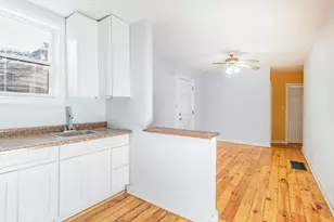 8111 S Muskegon Ave, Chicago, IL 60617 - Photo 4