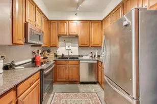 435 W Erie St, Chicago, IL 60654 - Photo 16