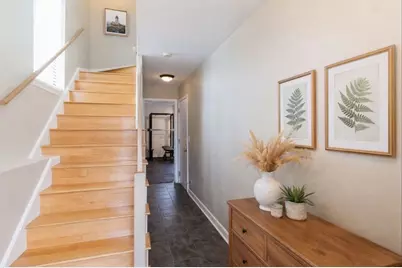 842 W Saint Johns Place, Palatine, IL 60067 - Photo 2