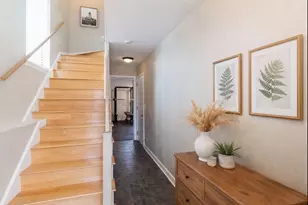 842 W St Johns Pl, Palatine, IL 60067 - Photo 2