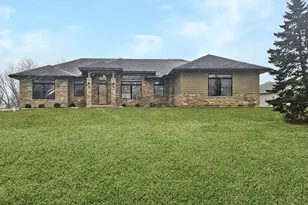 1979 Red Oak Ln, Spring Grove, IL 60081 - Photo 1