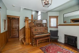 415 N Harvey Ave, Oak Park, IL 60302 - Photo 2