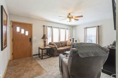 3323 25 Avenue, Rock Island, IL 61201 - Photo 4