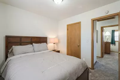 3323 25 Avenue, Rock Island, IL 61201 - Photo 8