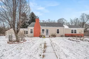 421 N Neltnor Blvd, West Chicago, IL 60185 - Photo 1