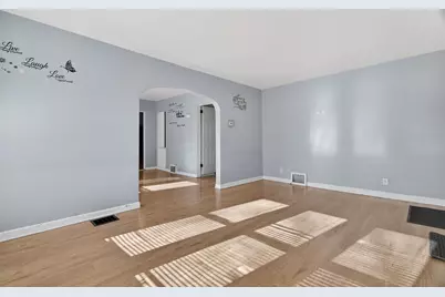 301 S Ottawa Street, Joliet, IL 60436 - Photo 16