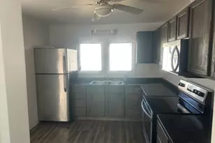 410 Ivanhoe Rd, Grayslake, IL 60030 - Photo 2