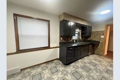 7427 Tripp Avenue, Skokie, IL 60076 - Photo 12