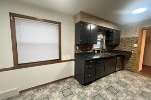 7427 Tripp Ave, Skokie, IL 60076 - Photo 12