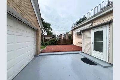 7427 Tripp Avenue, Skokie, IL 60076 - Photo 34