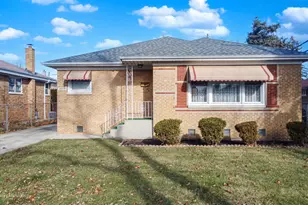 10610 Essex St, Westchester, IL 60154 - Photo 1