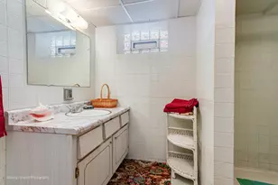 10610 Essex St, Westchester, IL 60154 - Photo 20