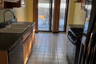 2S405 Emerald Green Dr, Warrenville, IL 60555 - Photo 4