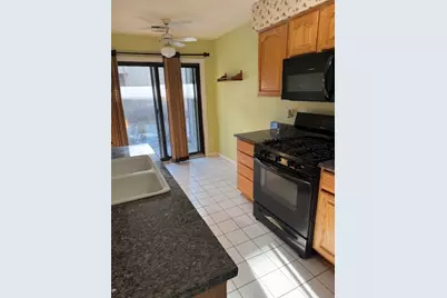 2S405 Emerald Green Drive #D, Warrenville, IL 60555 - Photo 12