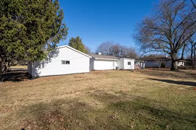 3009 E Oakland Avenue, Bloomington, IL 61704 - Photo 4