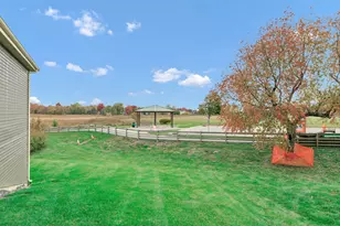 2660 Harnish Dr, Algonquin, IL 60102 - Photo 20