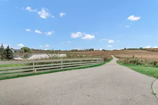 2660 Harnish Dr, Algonquin, IL 60102 - Photo 18