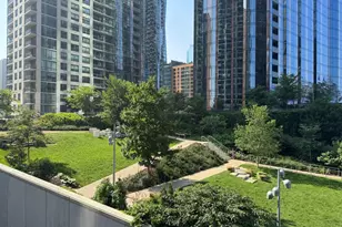 195 N Harbor Dr, Chicago, IL 60601 - Photo 52