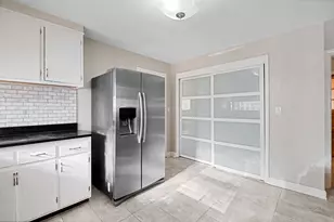 7303 N Kildare Ave, Lincolnwood, IL 60712 - Photo 10