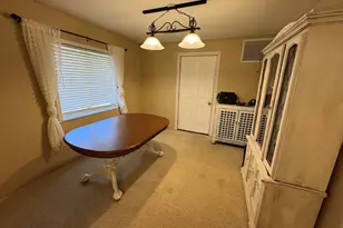 1154 N Franklin St, Salem, IL 62881 - Photo 8