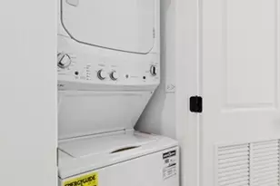 3219 N Elston Ave, Chicago, IL 60618 - Photo 8