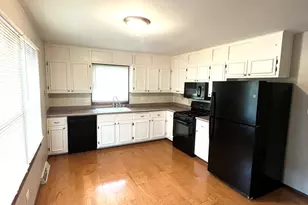 2843 193rd St, Lansing, IL 60438 - Photo 4