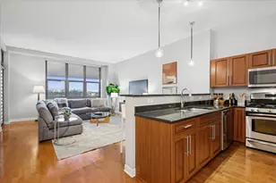 3140 N Sheffield Ave, Chicago, IL 60657 - Photo 4